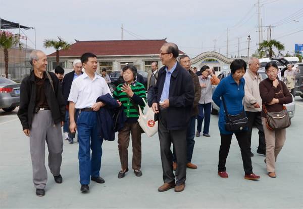 健康路顾书记.jpg